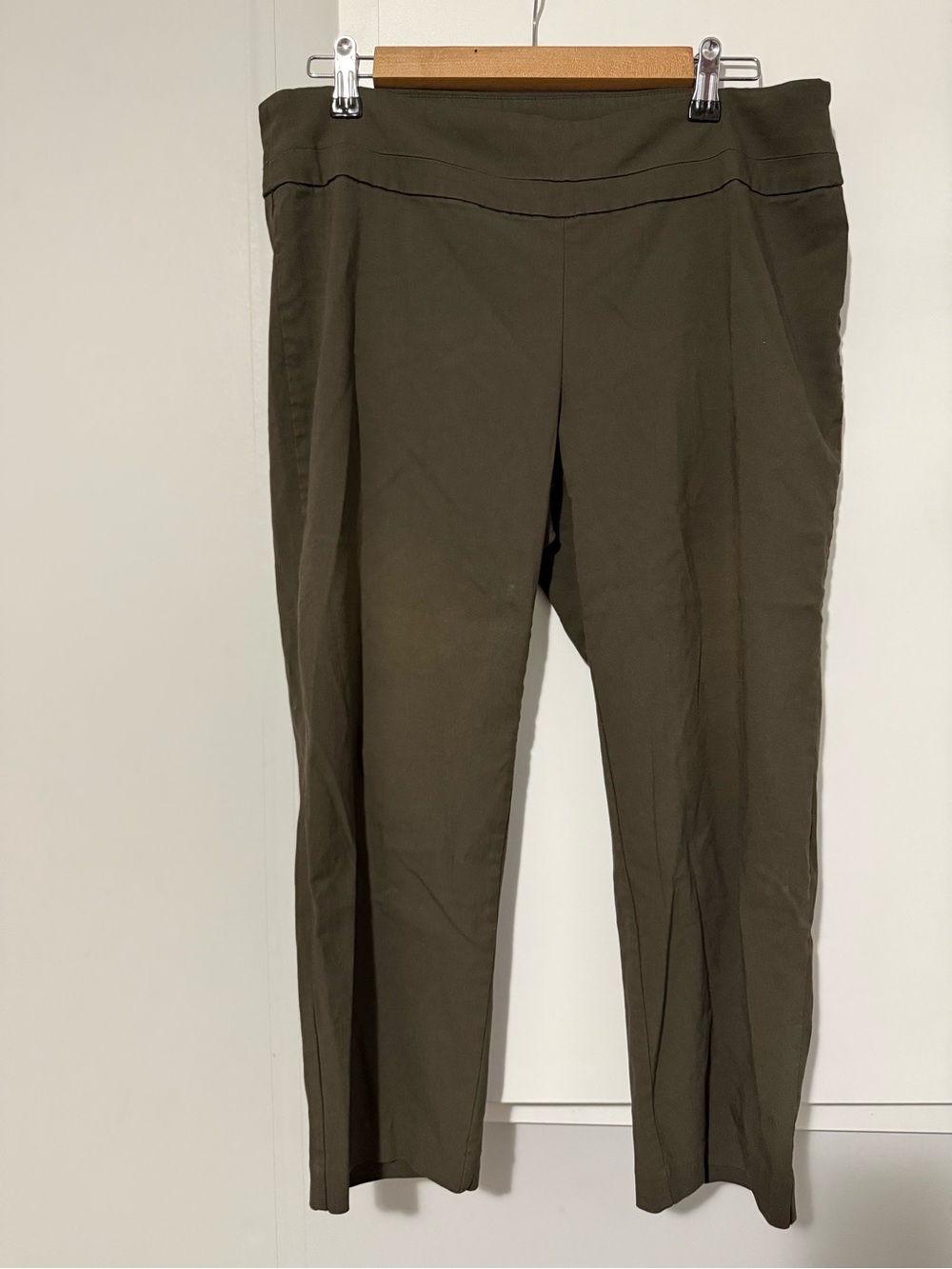 224. Nicole Miller Original Straight-Leg Pants Office Pull on Pant Khaki Green